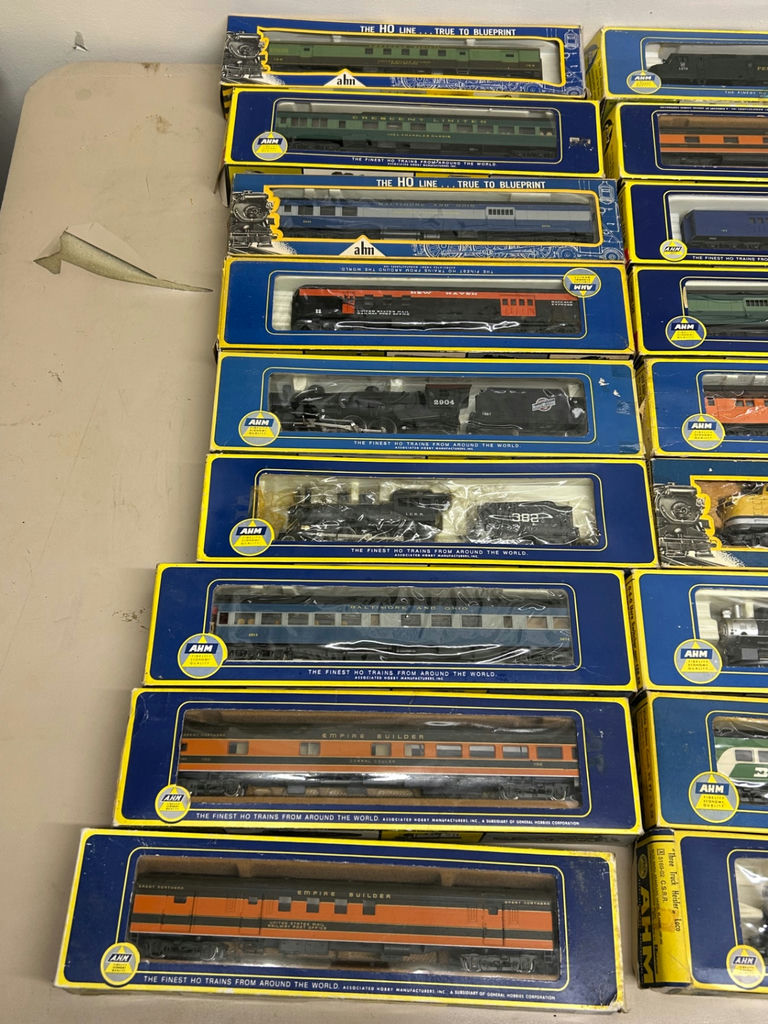 AHM HO Trains  - image 2 of 7