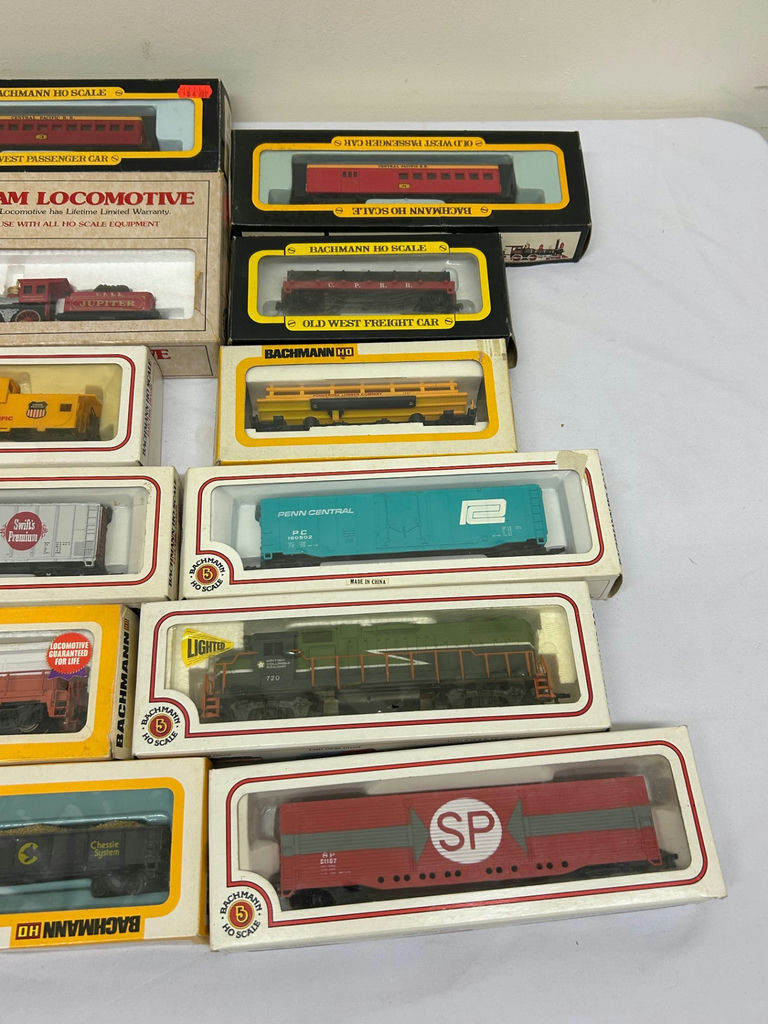 Bachmann HO Scale Trains  - image 2 of 4