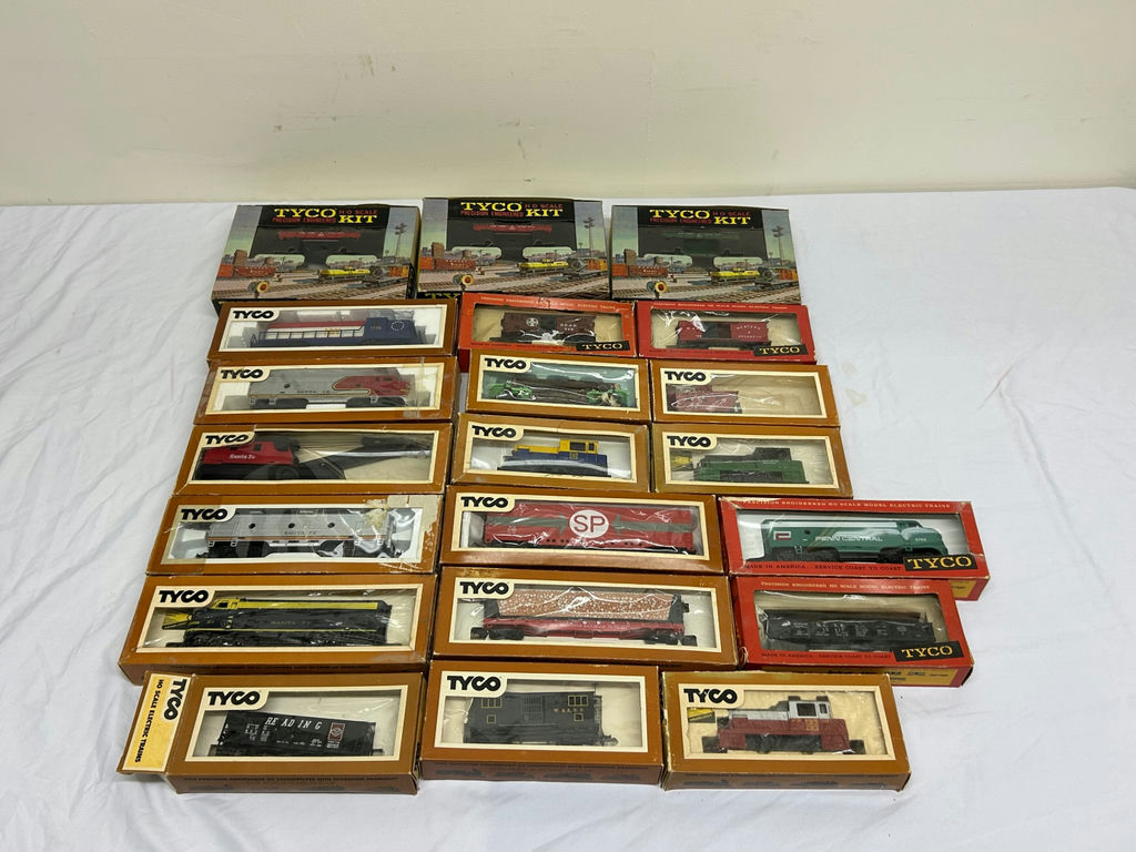 TYCO HO Scale Trains - image 1 of 4
