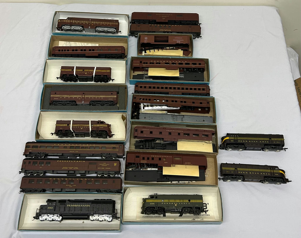 HO Pennsylvania Locomotives, Freight & Passenger Cars  - image 1 of 6