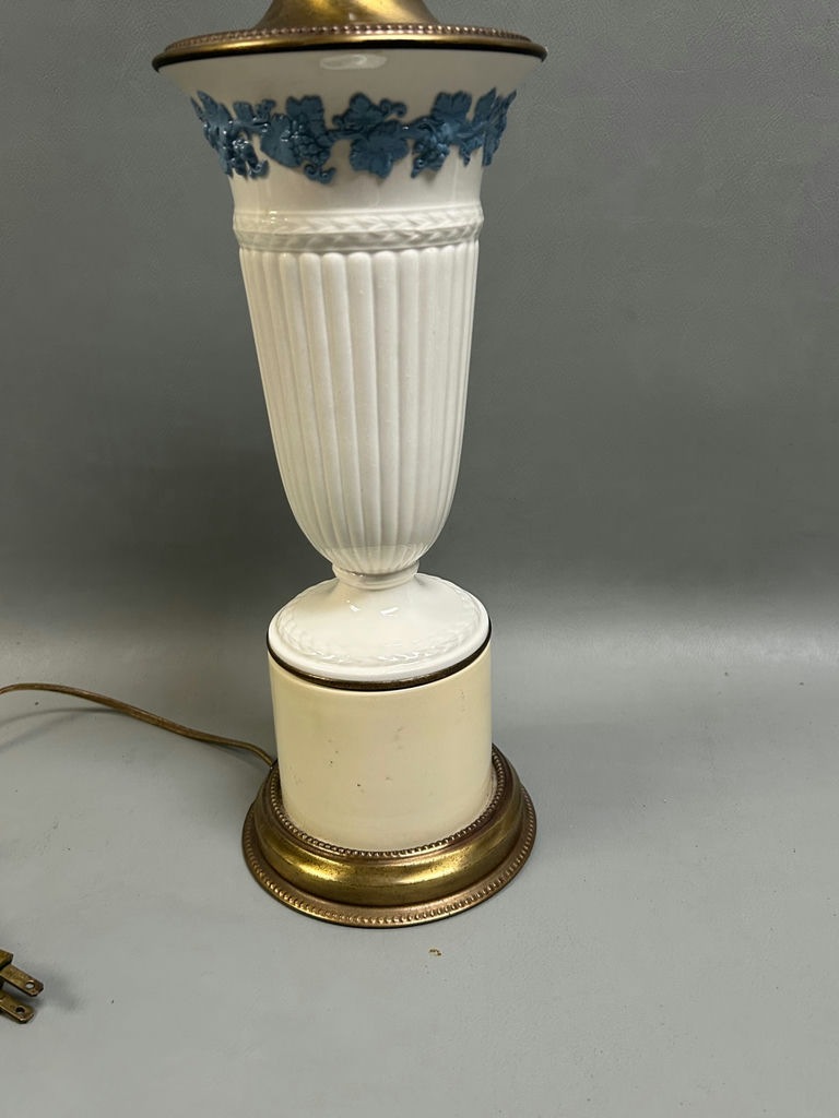 Vintage Wedgwood Queensware Lamp - image 5 of 7