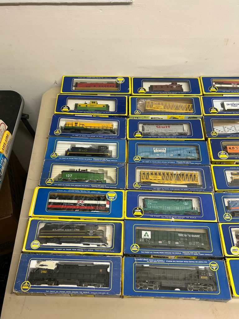 AHM Ho Trains  - image 2 of 9