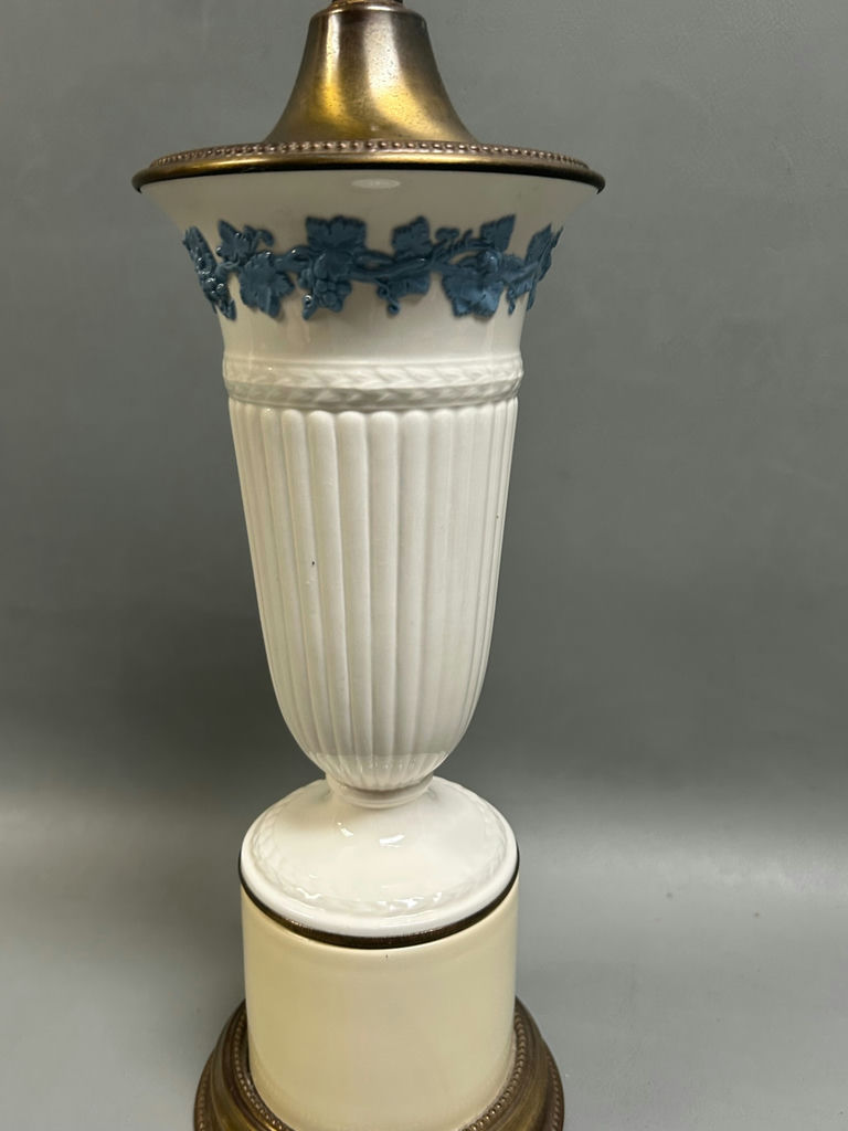 Vintage Wedgwood Queensware Lamp  - image 6 of 7