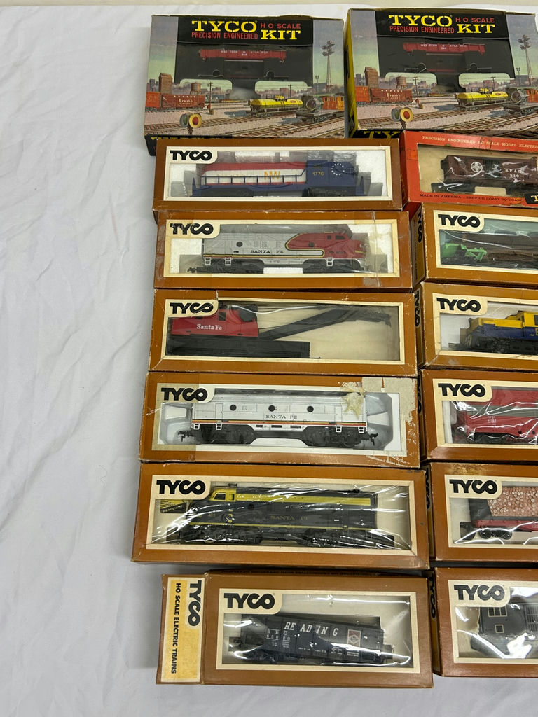 TYCO HO Scale Trains - image 2 of 4