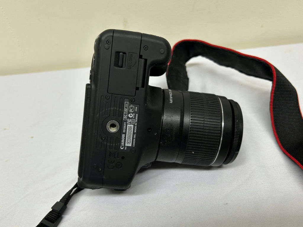 Canon EOS Rebel T3i Camera - image 6 of 6