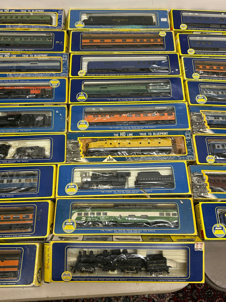 AHM HO Trains - image 5 of 7