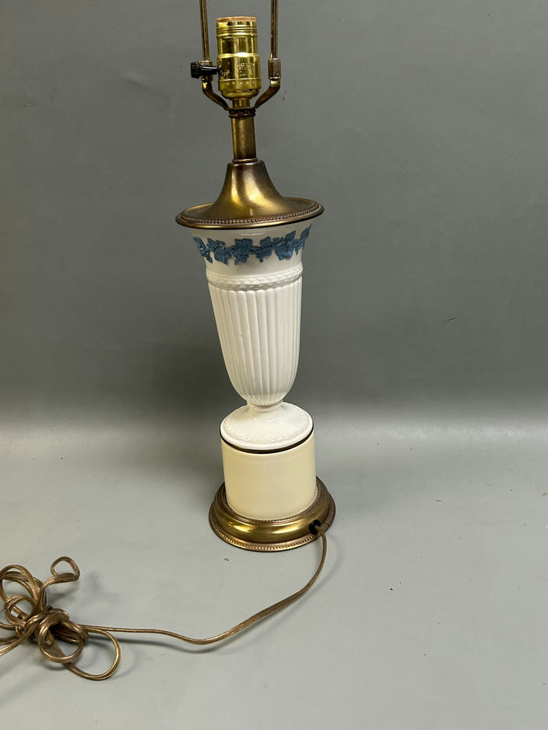 Vintage Wedgwood Queensware Lamp - image 7 of 7