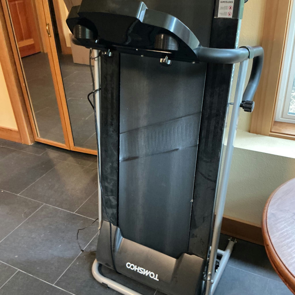 Thomshoo Treadmill - image 7 of 9