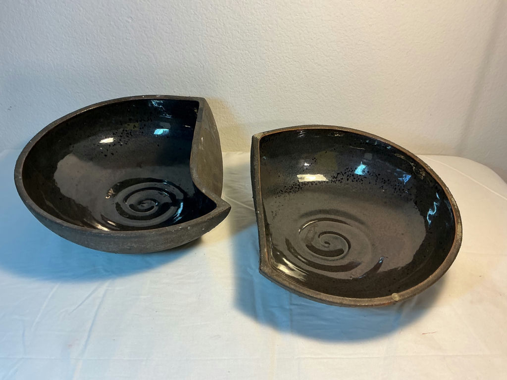 Two very unique pottery bowls, signed - image 2 of 6