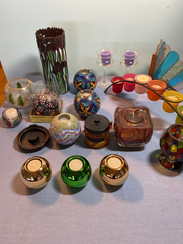 Assorted decorative glass and candle holders - image 3 of 4