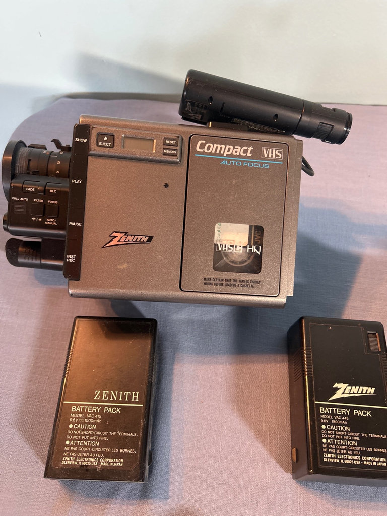 Vintage Video Cameras - image 7 of 10