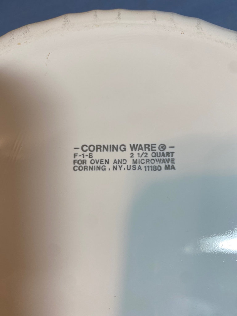 White CorningWare bakeware assortment - image 5 of 6