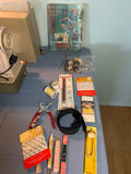 Vintage Singer sewing machine with manual and accessories - thumbnail 5 of 5
