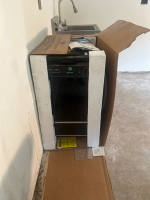 Frigidaire 18-inch built-in dishwasher - Image 1 of 4