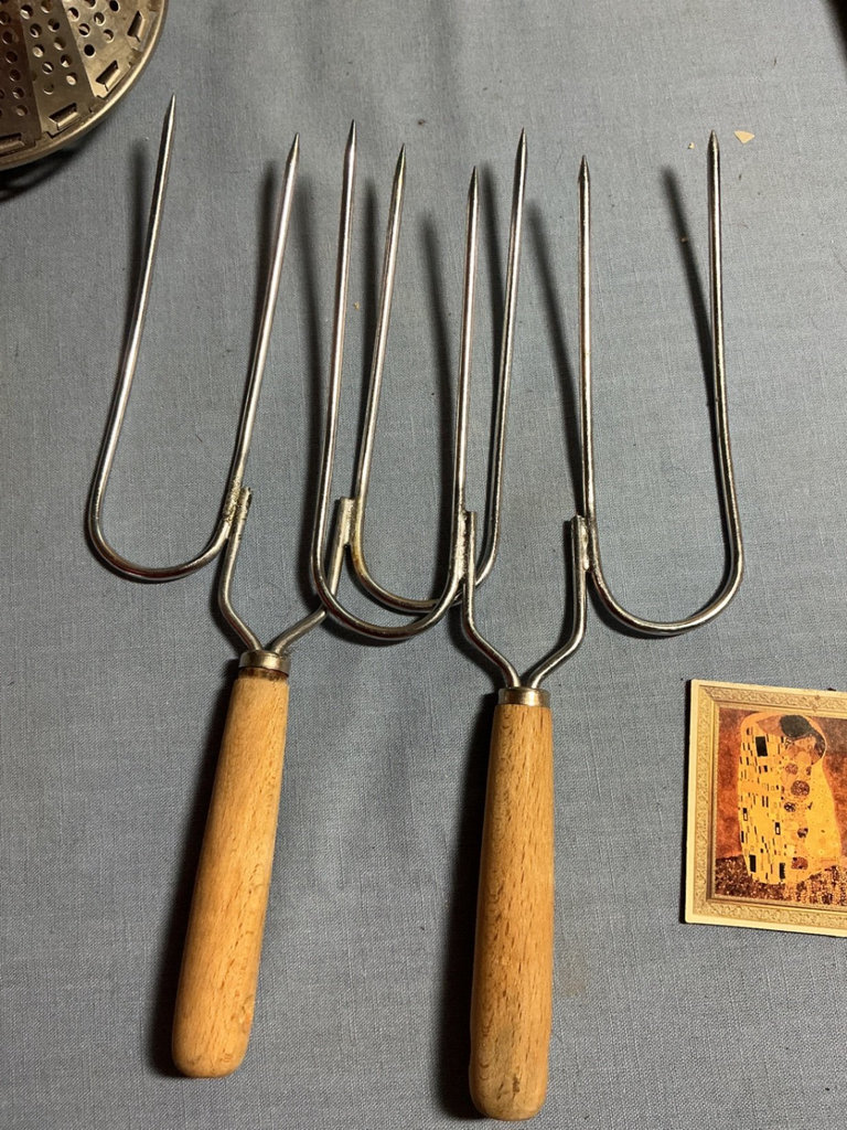 Collection of vintage kitchenware, utensils, and carving tools - image 13 of 14