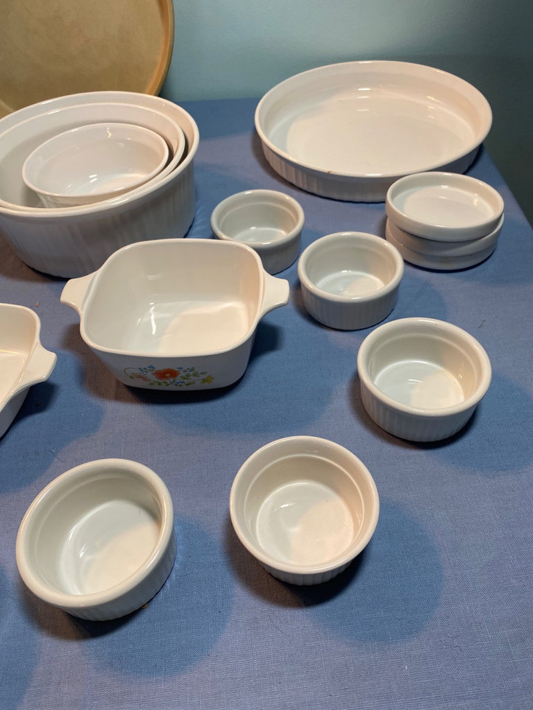 White CorningWare bakeware assortment - image 3 of 6