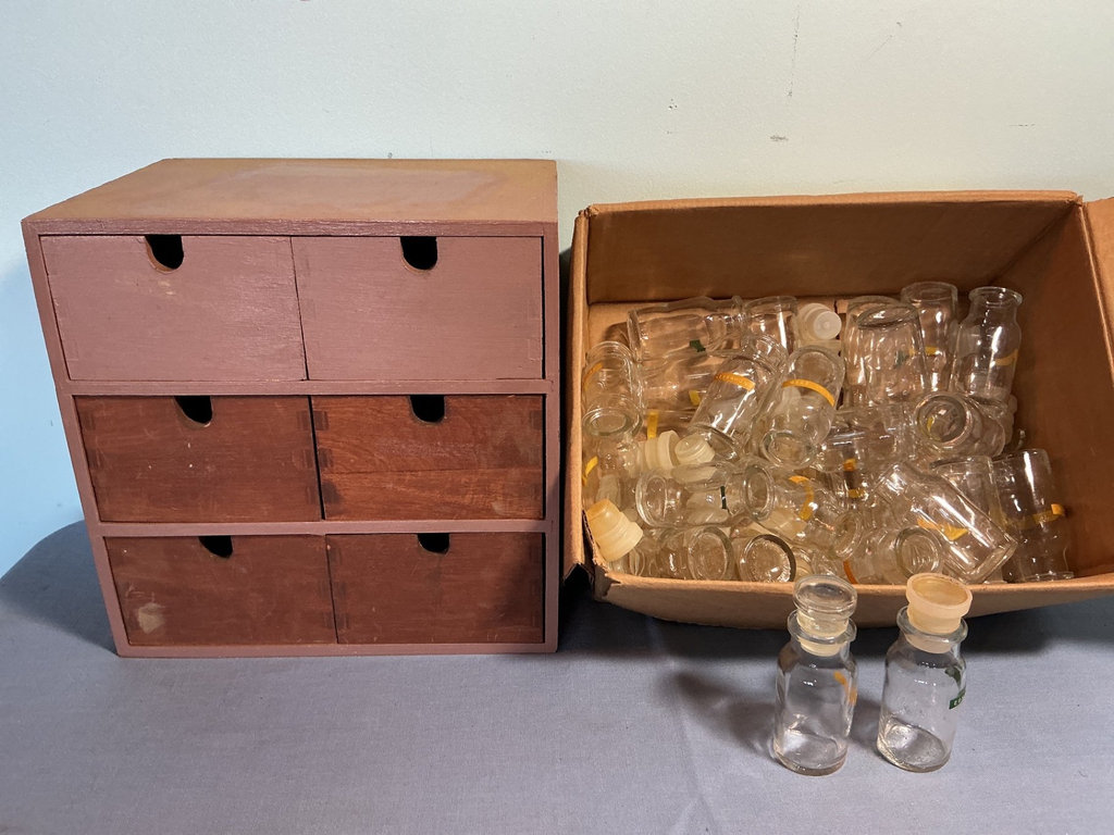Small wooden 6-drawer organizer and glass spice jars. - image 1 of 3