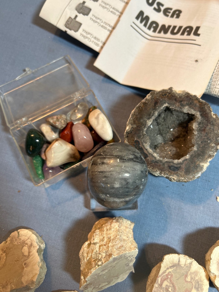 Rock and mineral fossil and geode collection, Rock Like Fountain - image 7 of 7