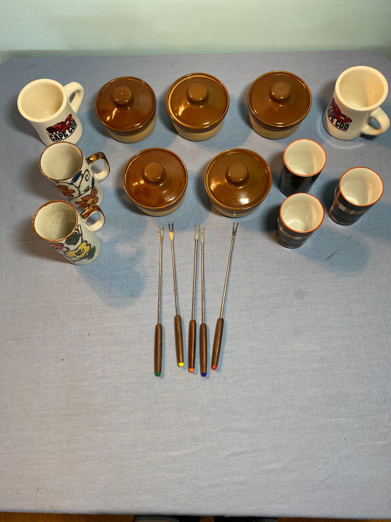 Assorted Vintage ceramic mugs, bowls with lids, and skewers - image 2 of 4