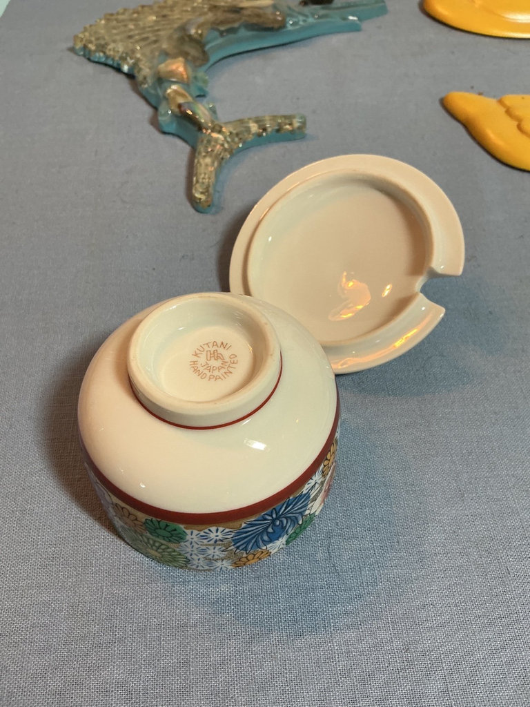 Assorted decorative home items and figurines - image 3 of 7