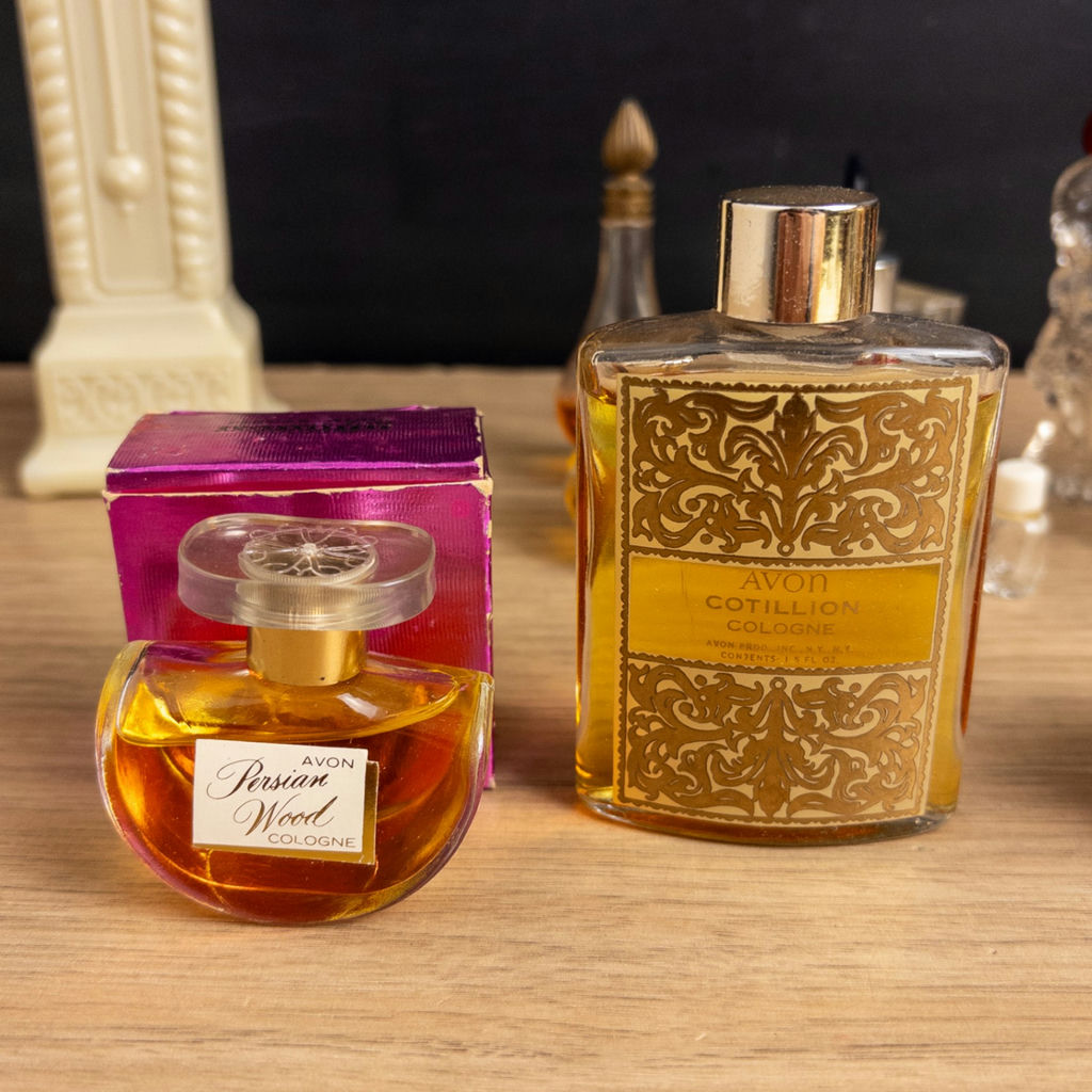 Vintage and Antique Perfume Bottles + Rouge - image 4 of 17