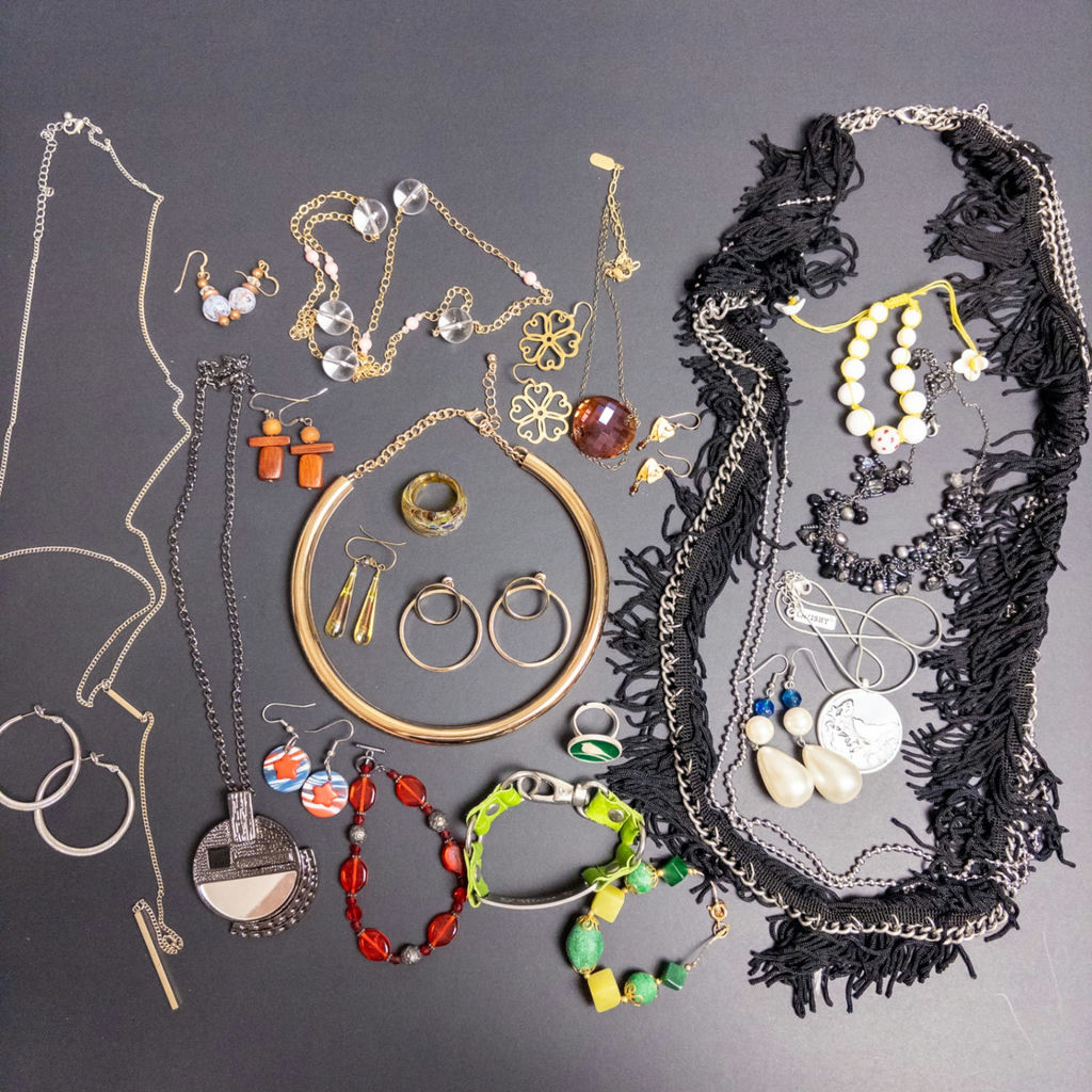 Boutique and Artisan Costume Jewelry - image 1 of 13