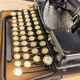 1930s Royal Model P Portable Typewriter - thumbnail 7 of 11