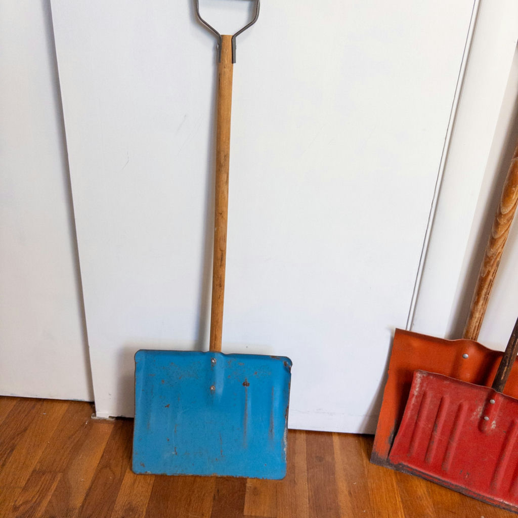Small Snow Shovel Trio - image 2 of 10