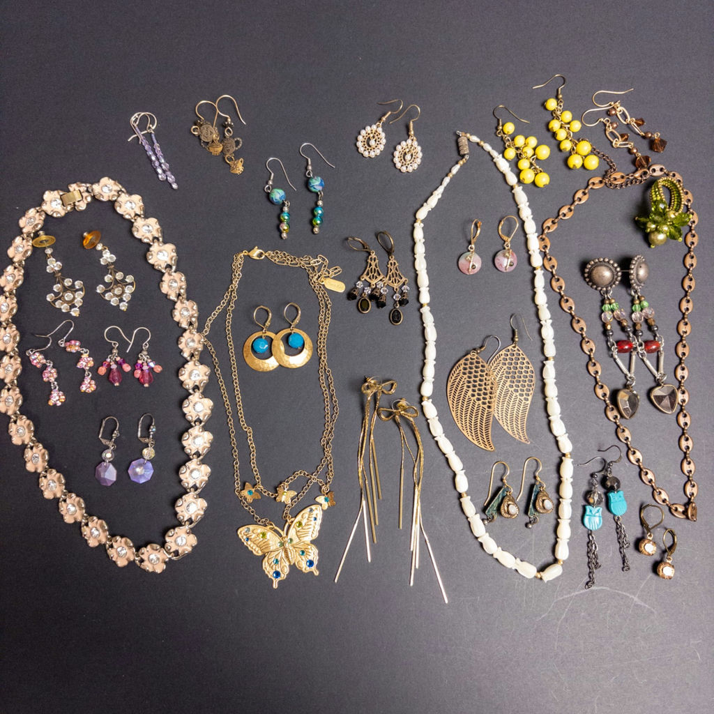 Boutique and Artisan Jewelry - image 1 of 12