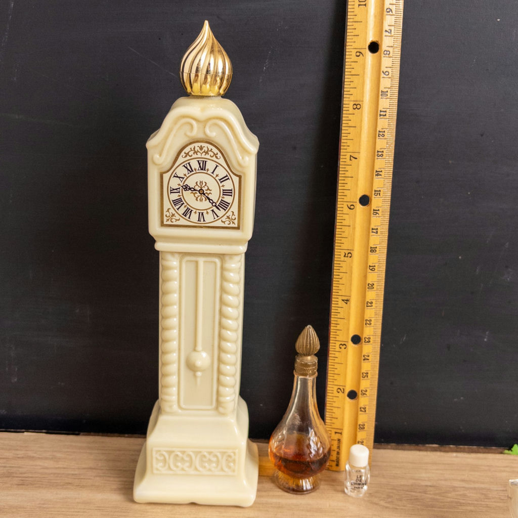 Vintage and Antique Perfume Bottles + Rouge - image 17 of 17