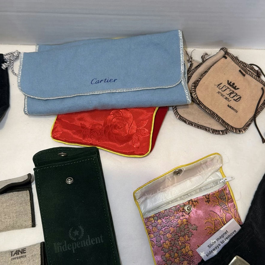 Assorted Designer and Brand Jewelry and Accessory Pouches - image 3 of 6
