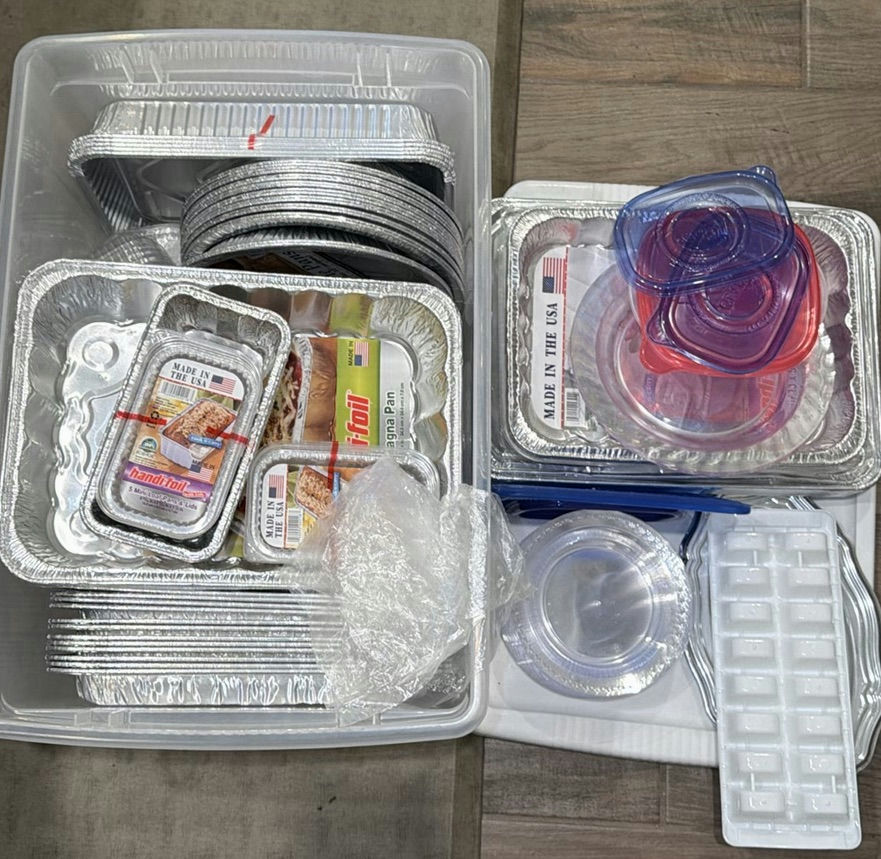 Assorted Aluminum Foil Pans and Plastic Food Storage Containers - image 1 of 5