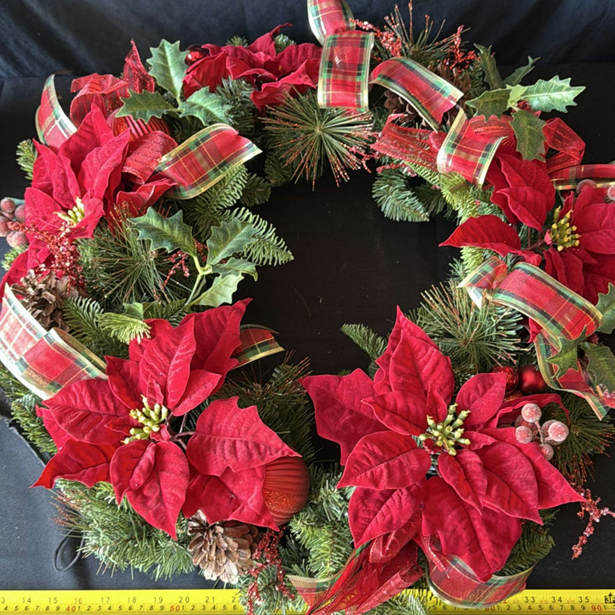 Disney Holiday Storage Tins and Christmas Wreath - image 2 of 7