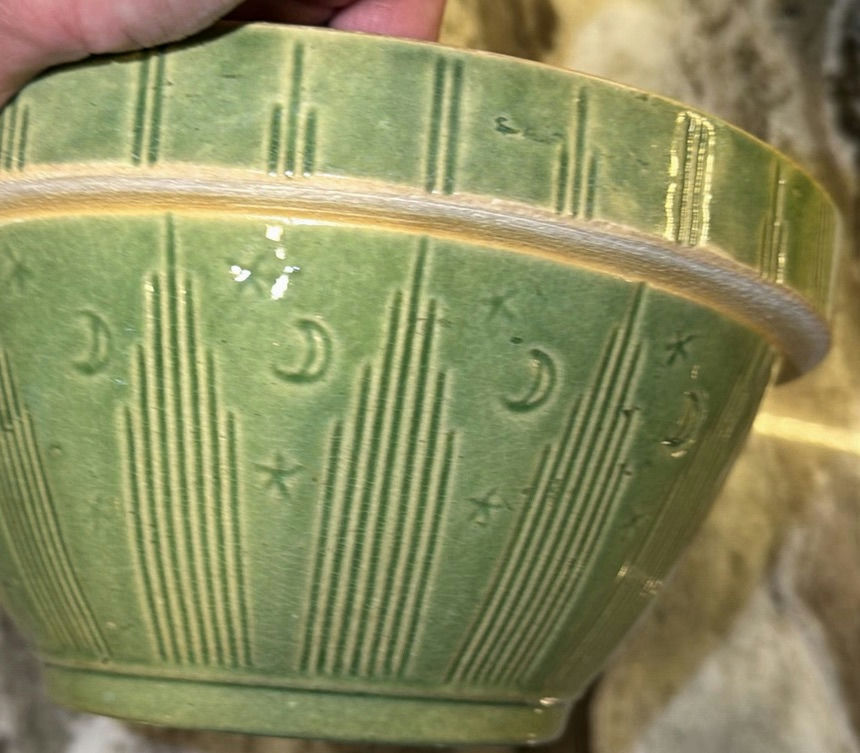 Vintage Green Mixing Bowls, Glass Bowls, and Shakers - image 9 of 9