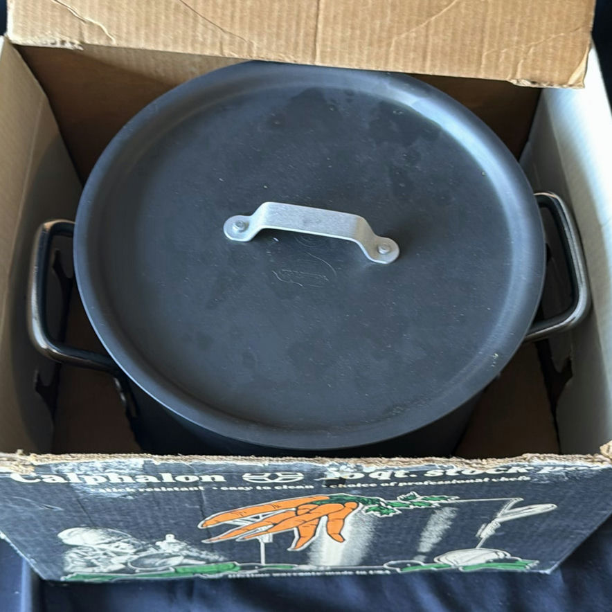 Calphalon 16 Quart Stock Pot with Lid - image 3 of 5