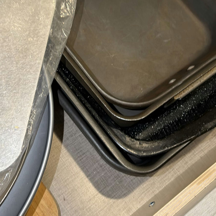 Bakeware Pans and Wooden Cutting Boards - image 5 of 6