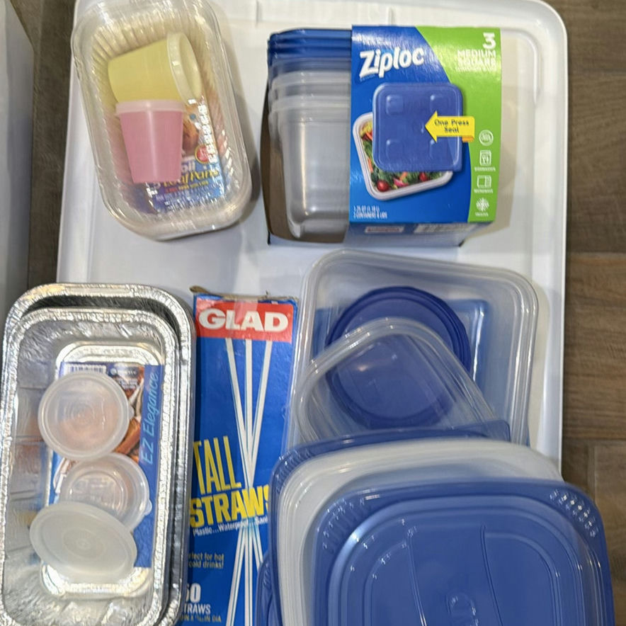 Food Storage Containers, Aluminum Pans, and Disposable Kitchen Supplies - image 2 of 5