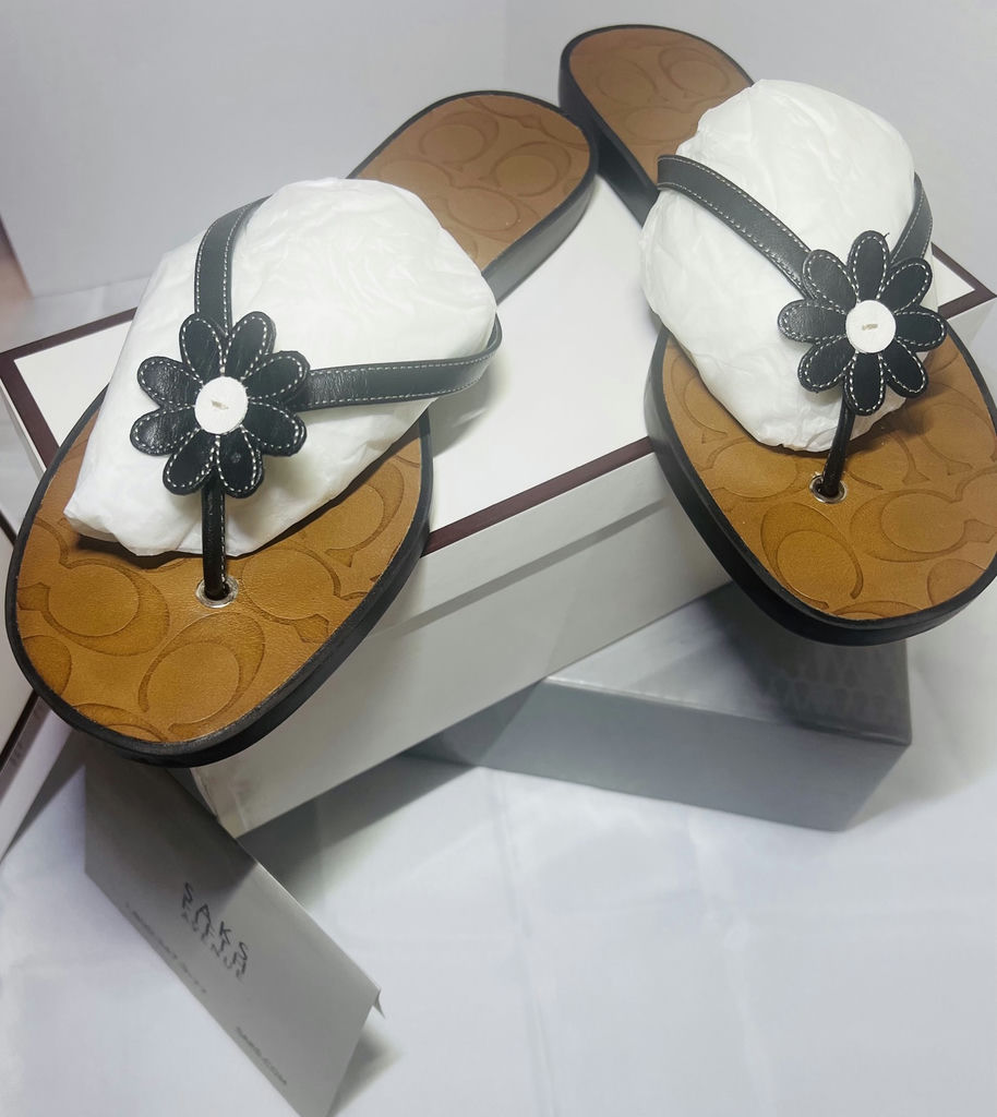 Coach Lucie Calf Flip Flop Sandals with Box - image 4 of 4