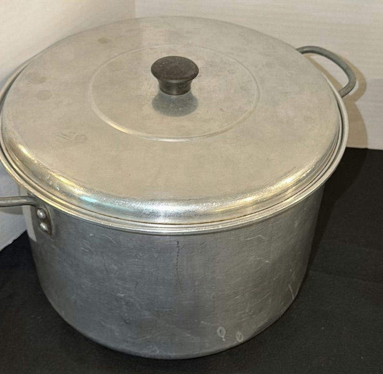 Metal Mixing Bowls and Stock Pots with Lids - image 4 of 5