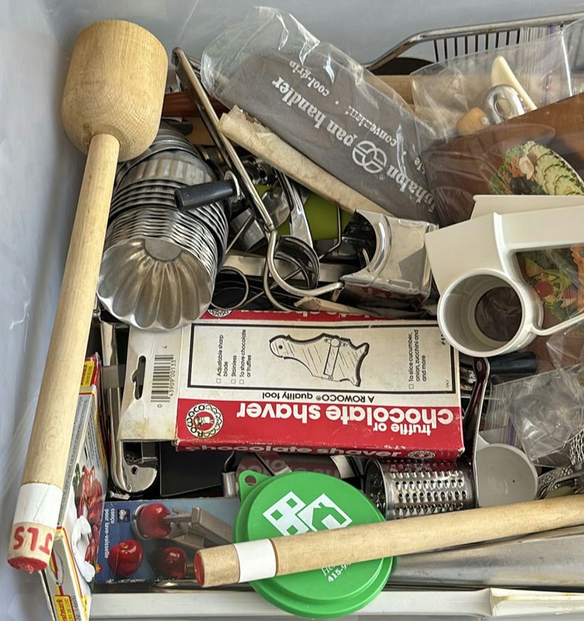 Kitchen Cookware and Strainers Set - image 9 of 11
