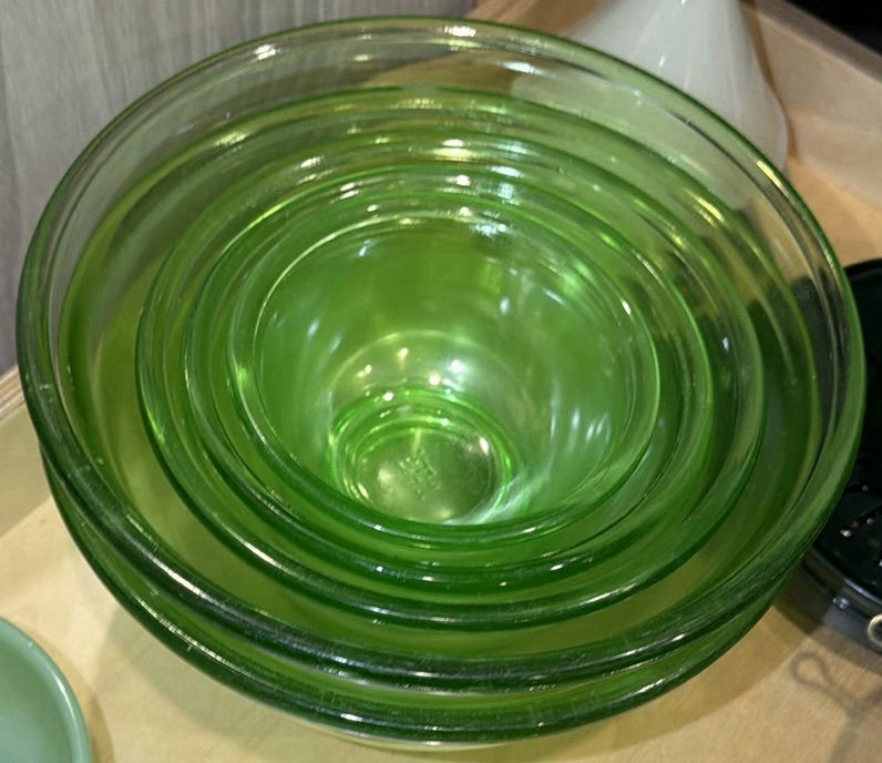 Assorted Kitchen Bowls, Measuring Pitchers, Strainers, and Kitchen Tools - image 2 of 7