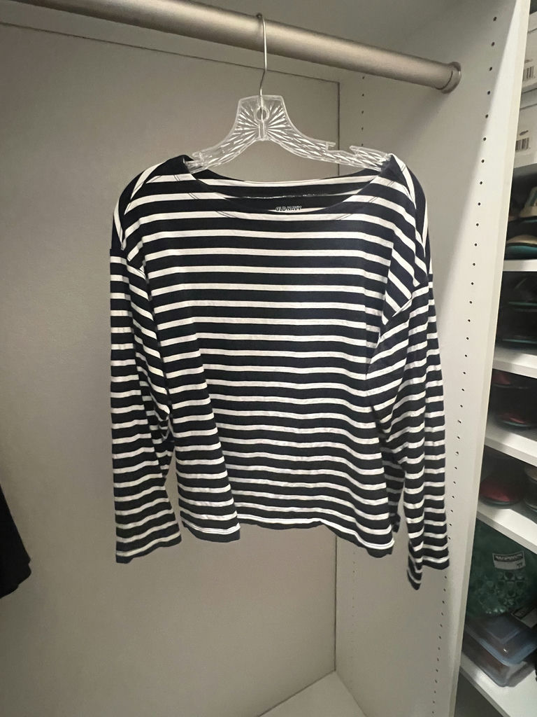 Vince Camuto and Old Navy Women's Tops - image 8 of 9