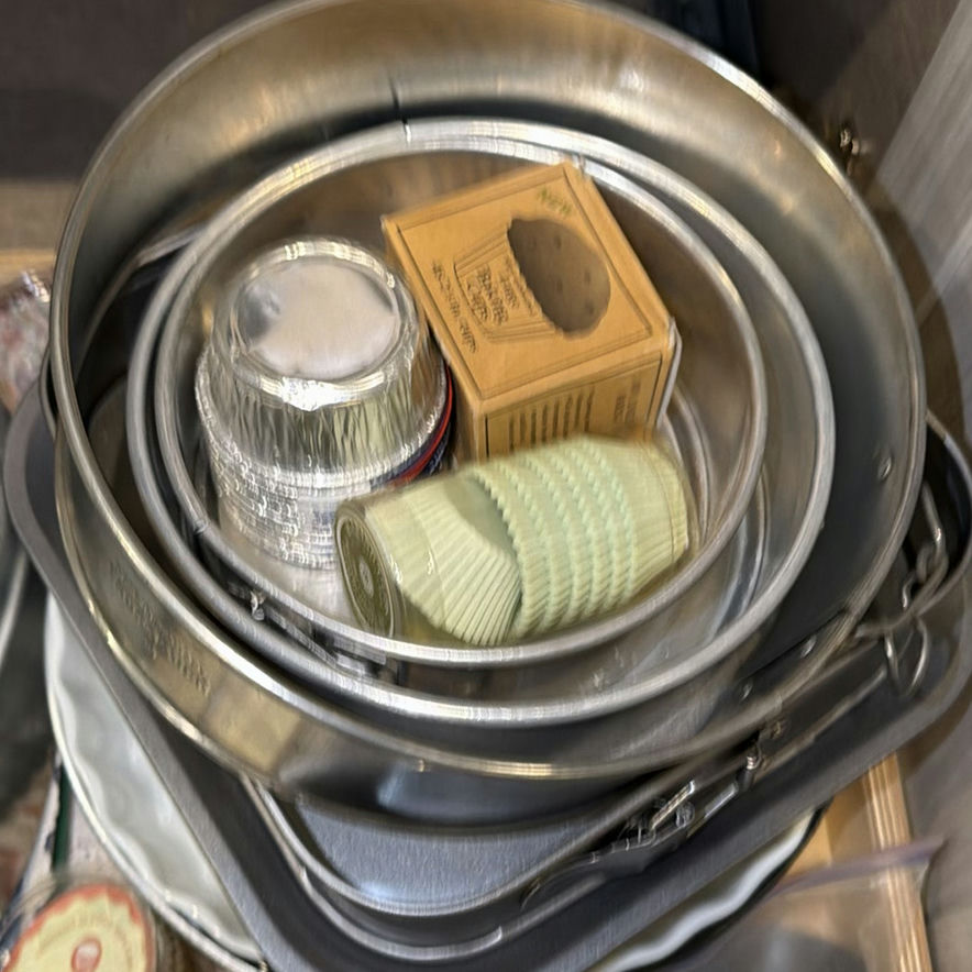 Assorted Baking Pans, Cake Molds, Muffin Tins, and Baking Accessories - image 3 of 7