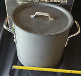 Calphalon 16 Quart Stock Pot with Lid - thumbnail 4 of 5