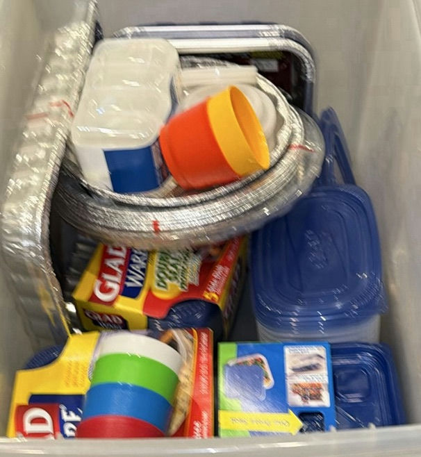 Food Storage Containers, Aluminum Pans, and Disposable Kitchen Supplies - image 5 of 5
