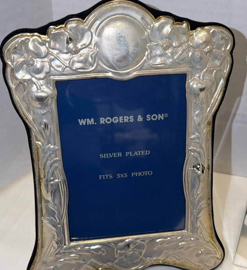 Assorted Silver-Plated and Decorative Photo Frames - image 5 of 7