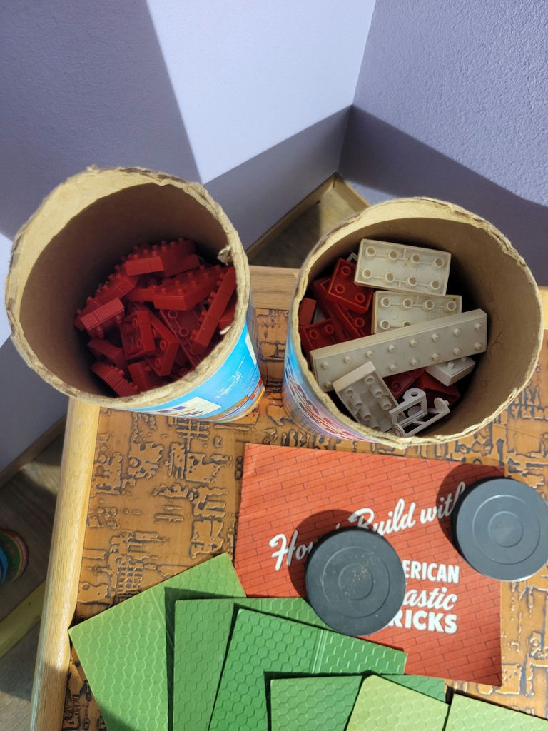 American Plastic Bricks #1 - image 4 of 8