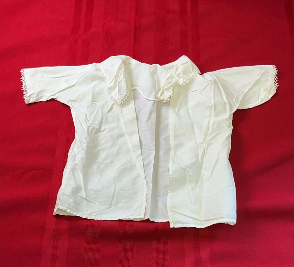 Vintage Children's Clothing and Decorative Items - image 6 of 7
