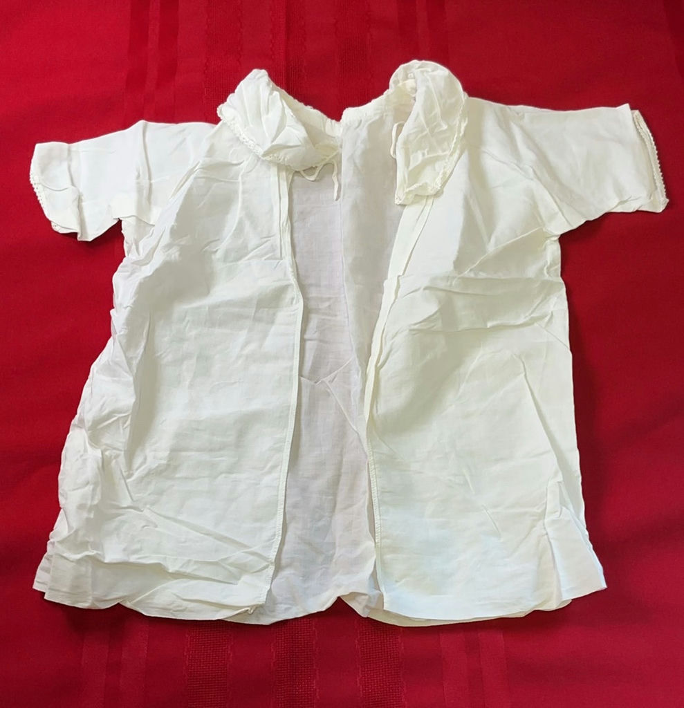 Vintage Children's Clothing and Decorative Items - image 5 of 7