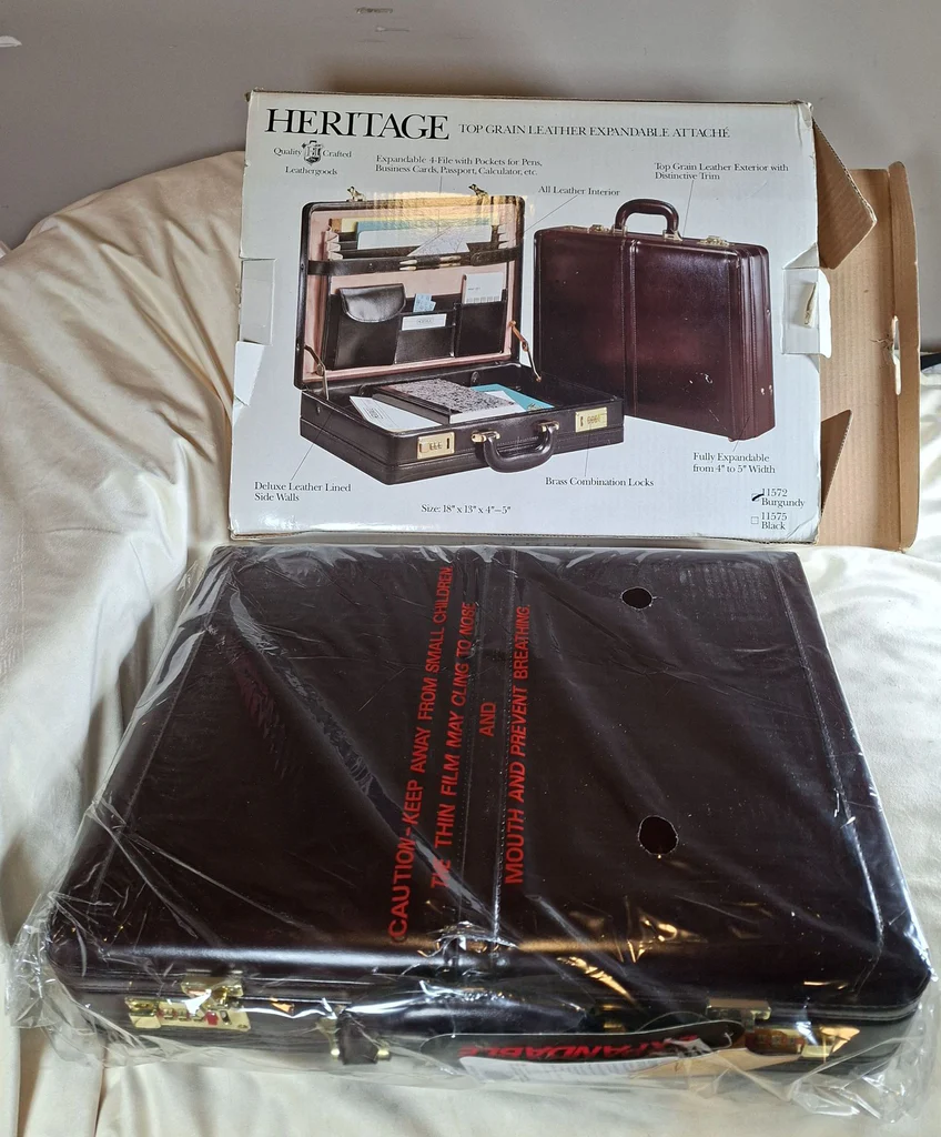 BRAND NEW Heritage Top Grain Leather Expandable Attache Case - image 1 of 5